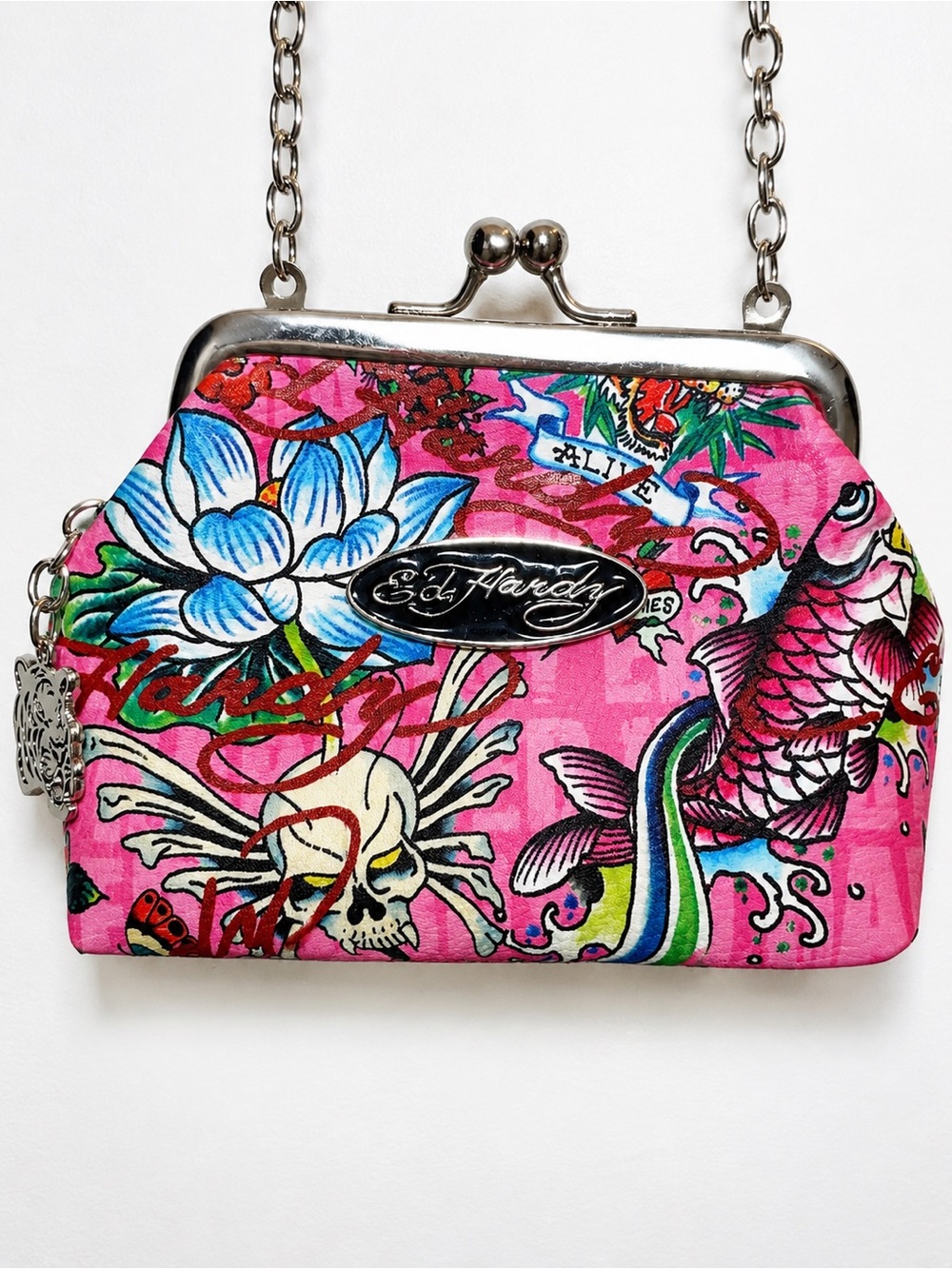 NWOT Ed Hardy Pink Kiss-Lock Chain crossbody - Picture 2 of 8